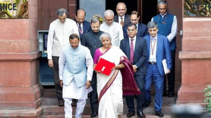 Budget 2024 Mobile Phones, Gold and Silver Jewellery to Get Cheaper